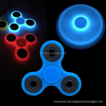 Leuchten in dunklen Fingerspitzen Gyro / dreieckige Rotation Fingerspitzen Magic Gyro / LED -Blitz -Dekompression Spielzeug